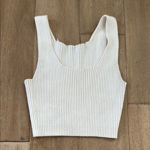 Aritzia cream  Ribbed crop Top size Xs